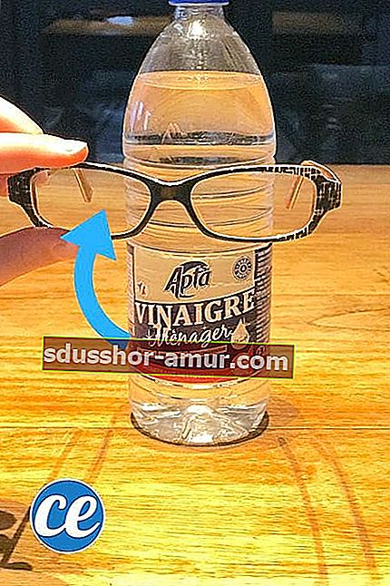 Za čiščenje močno umazanih očal uporabite beli kis
