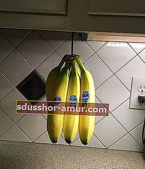 Kuka instalirana ispod ormara za stavljanje banana