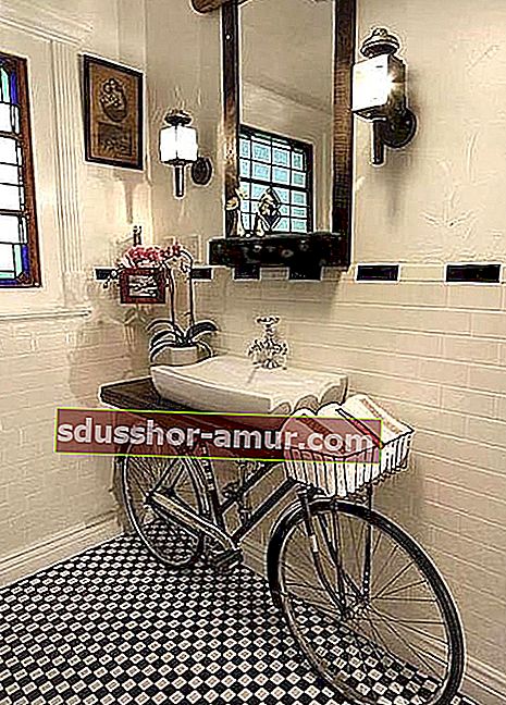 шкаф за баня за велосипеди
