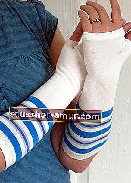 stvoriti rukavice s čarapom
