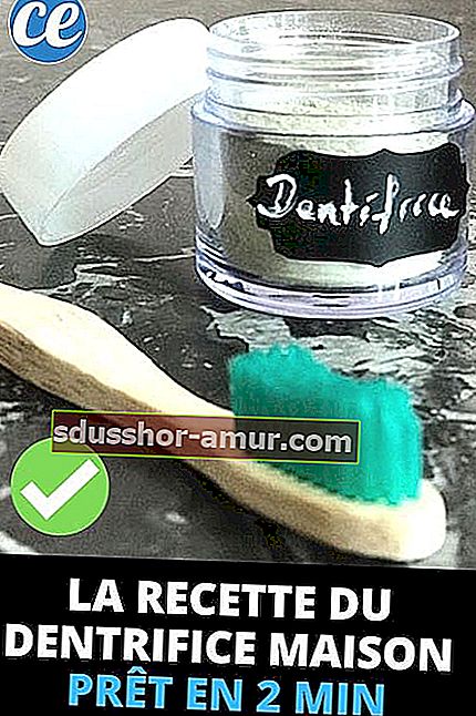 Posoda z domačo zobno pasto v prahu s sodo bikarbono in zobno ščetko
