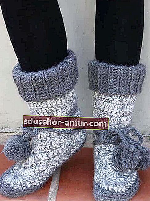 domaće sive heklane čarape