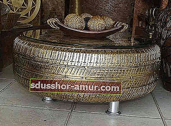 Pnevmatika ponovno uporabljena v zlati mizici za kavo