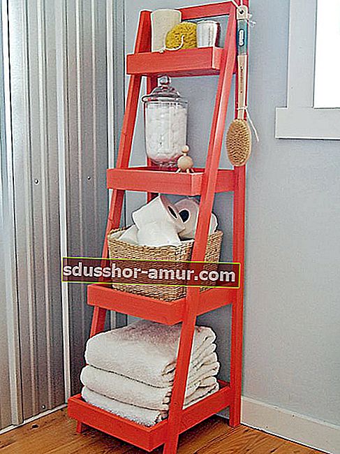 Рециклирайте стълба, за да украсите и съхранявате в банята