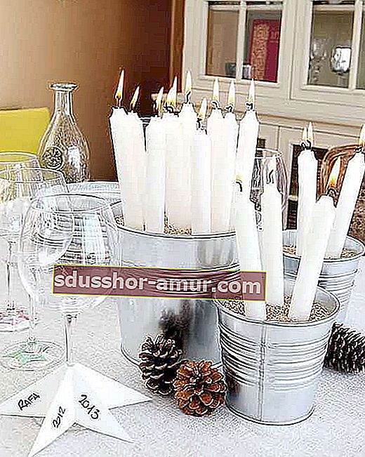 цинковая печать с белыми свечами для новогоднего декора