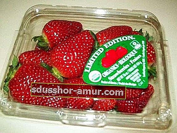 Как да използваме повторно пластмасовите тави с ягоди