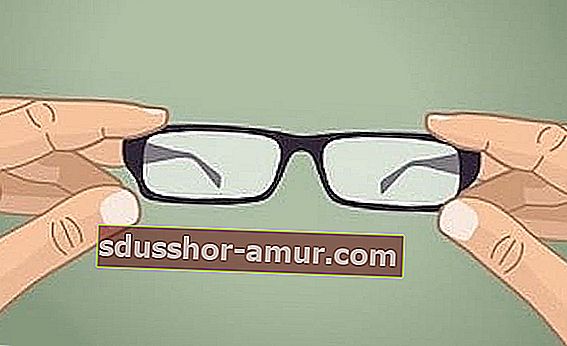 Илюстрация за проверка на лещите на очилата, за да бъдат спретнати и чисти.