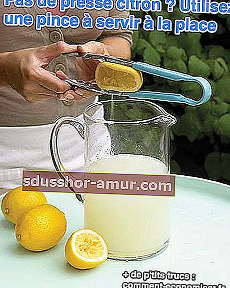 Изцедете лимон с клещи за сервиране
