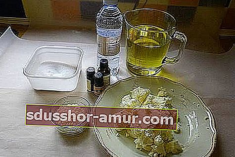 съставки за приготвяне на домашен сапун от кастилия