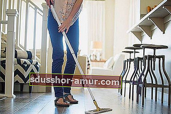 Кога да почиствате подове  Ето как да почистите дома си по-ефективно в 7 супер лесни стъпки.