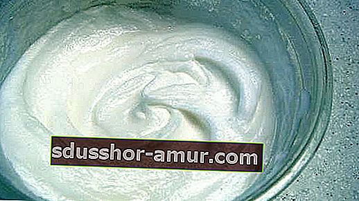 рецептата за домашен почистващ крем с мек бял и черен сапун