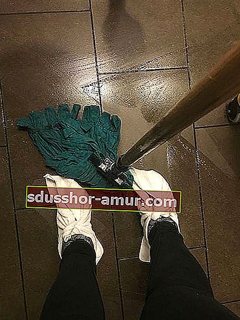 Trik na vyčistenie podlahy