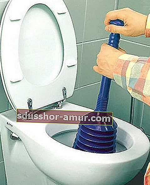 турбо деблокатор ви позволява да деблокирате тоалетната, без да викате водопроводчик