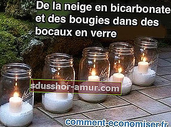 Borcane de sticlă cu lumânări și bicarbonat de sodiu pentru decorarea Crăciunului