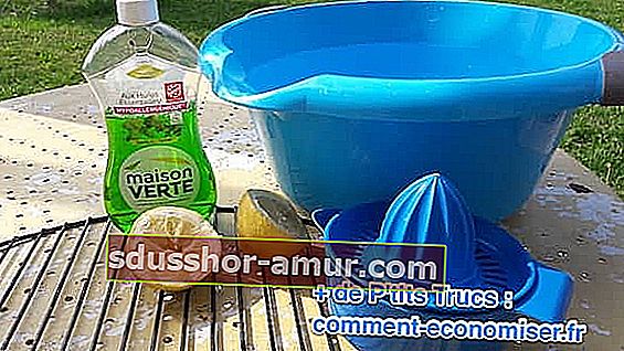измийте скарата с лимонова вода и течност за измиване