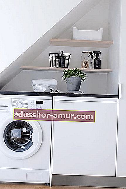 Dobro promišljen prostor za pranje rublja za mali stan