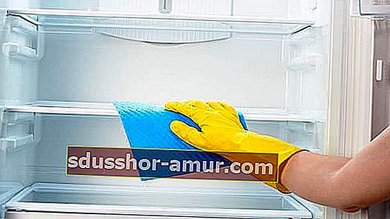 oțetul este folosit pentru curățarea frigiderului