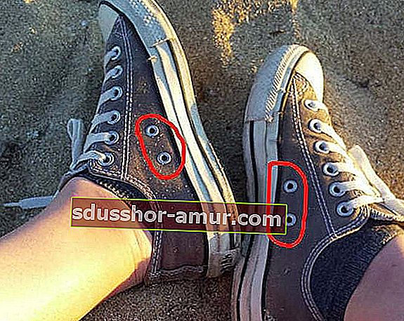 Luknje na straneh Conversov služijo za vstavljanje čipk za varnejša stopala.