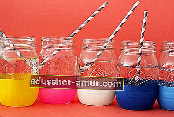 цветни чаши за коктейли