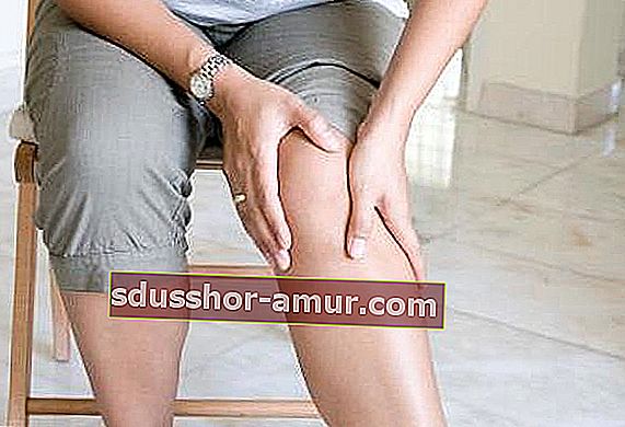 Используйте луковую кожуру для лечения судорог ног