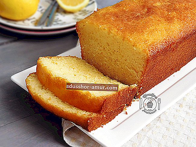 Limonska torta: preprost in res poceni recept.