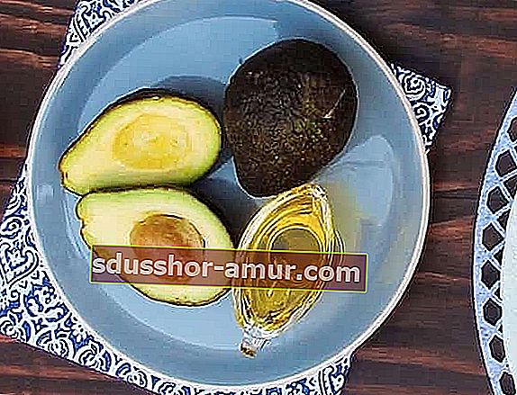 консервуйте оливкову олію гуакамоле з авокадо