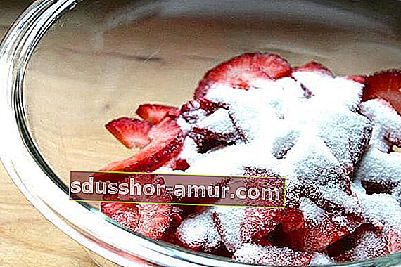 ягодова салата рецепта със захар