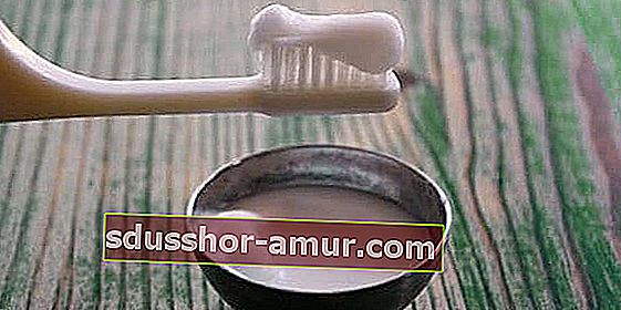 savjeti za izradu vlastite prirodne paste za zube kod kuće kokosovo ulje, esencijalna ulja, soda bikarbona
