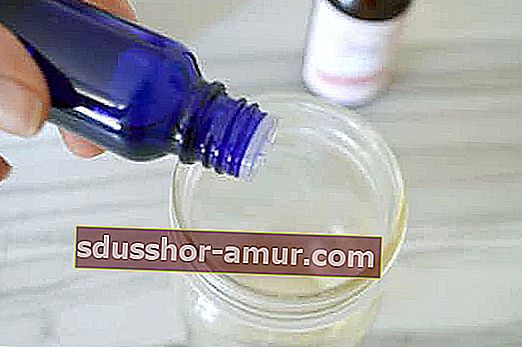 Kako narediti eterična olja parfumov