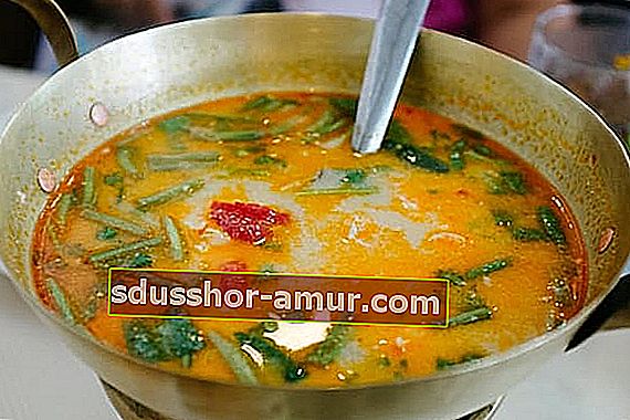 recept za babičino juho s česnom in ingverjem za boj proti klicam