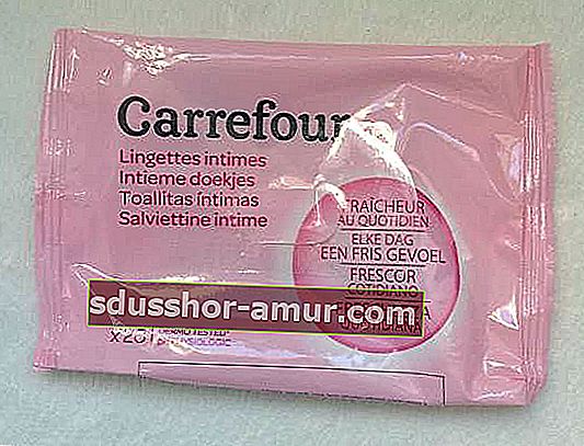 пакет интимни кърпички с марка Carrefour