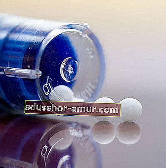 Cev za homeopatijo za lajšanje srbenja noric