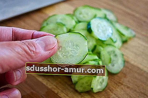 Използвайте резенчета краставица срещу целулит