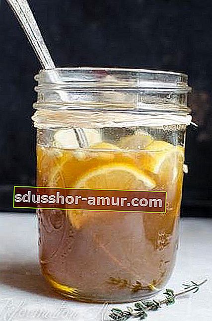 сироп от кашля с луком, лимоном и тимьяном