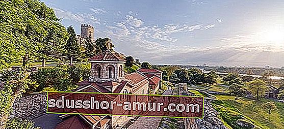 Белградски манастир Сърбия евтин уикенд в Европа