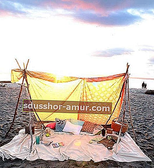 Zaštitite se od sunca na plaži boemskim šatorom.